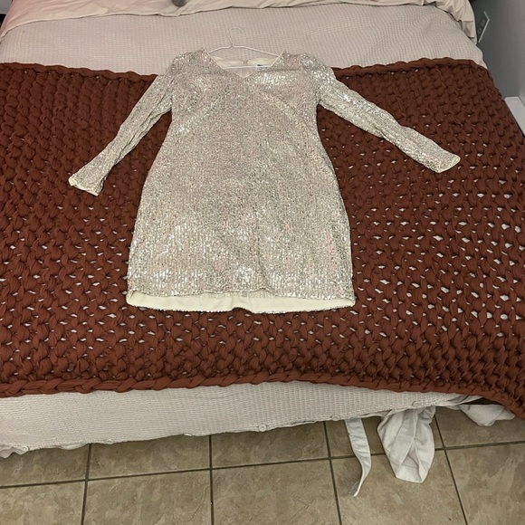 Sparkling Silver DKNY Sequin Dress size 10 - Picture 4 of 4
